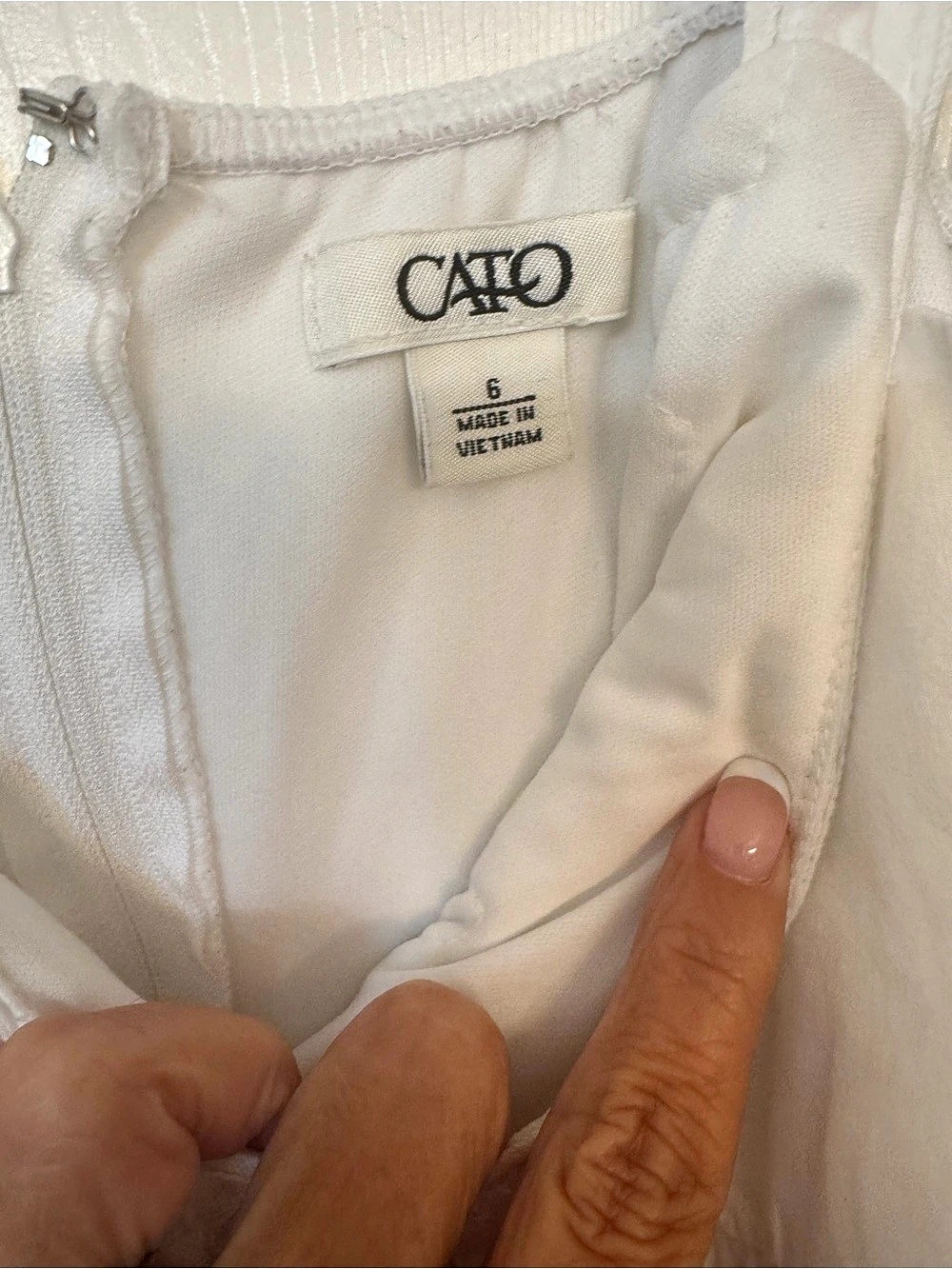CATO Ruffle Hem Dress in White Size 6 Like New - Picture 2 of 2